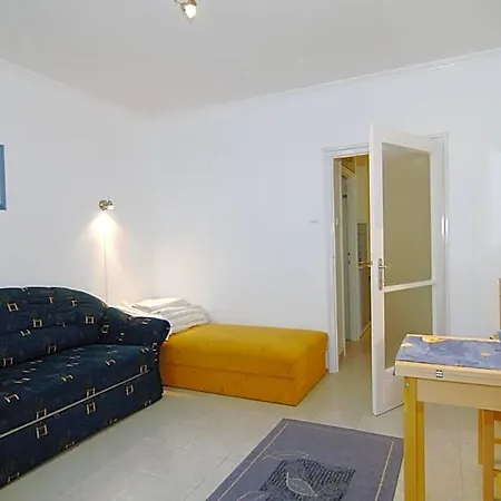 Kosztolanyi Apartmanhaz 3*