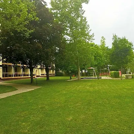 Kosztolanyi Apartmanhaz 3*