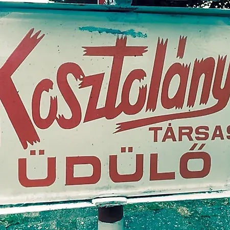 Kosztolanyi Apartmanhaz Aparthotel