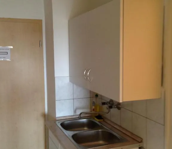 Kosztolányi Apartmanhotel 3*